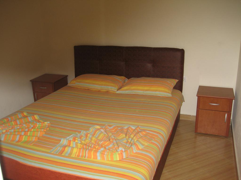 Guest House Vila Mimoza อุลซิน ภายนอก รูปภาพ